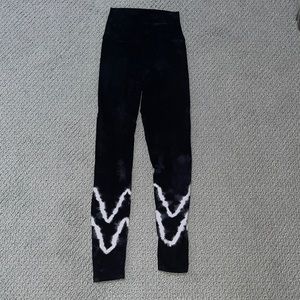Electric and rose leggings